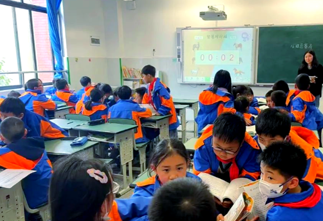 讲堂不再枯燥乏味教师讲课方法的改变变的生动有趣起来